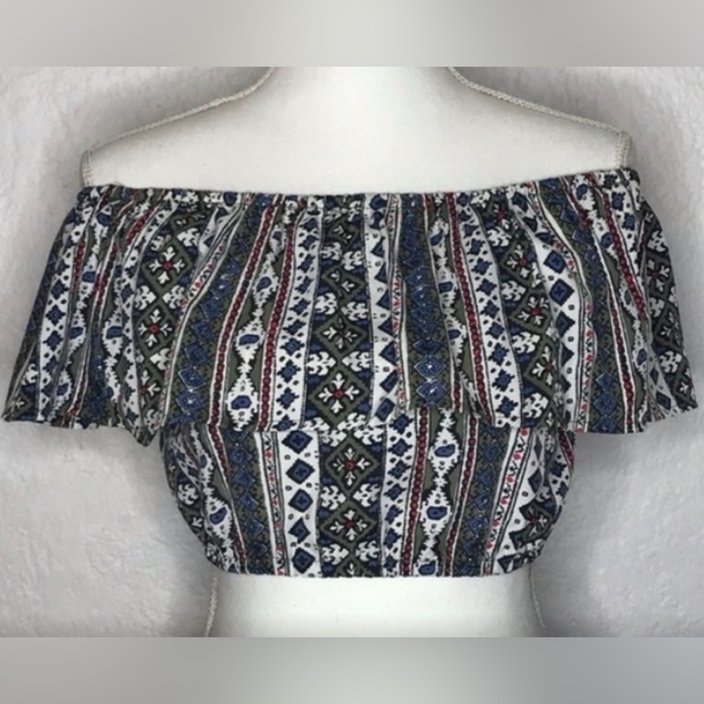 Hollister Off the Shoulder Flounce Crop Top small